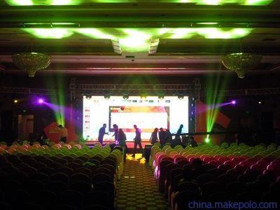 北京給力舞臺(tái)燈光音響出租中心 專業(yè)設(shè)備，助力精彩舞臺(tái)